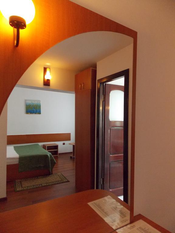 Hotel Amadeo Яссы Номер фото
