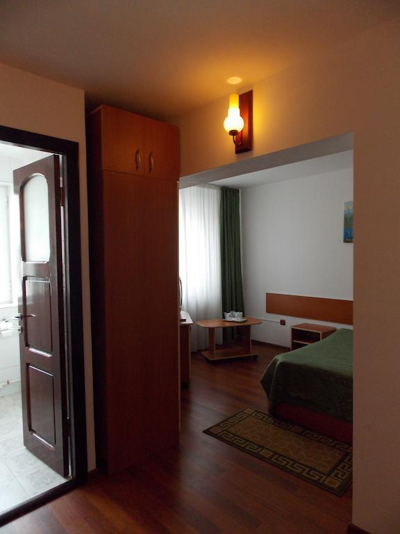 Hotel Amadeo Яссы Экстерьер фото