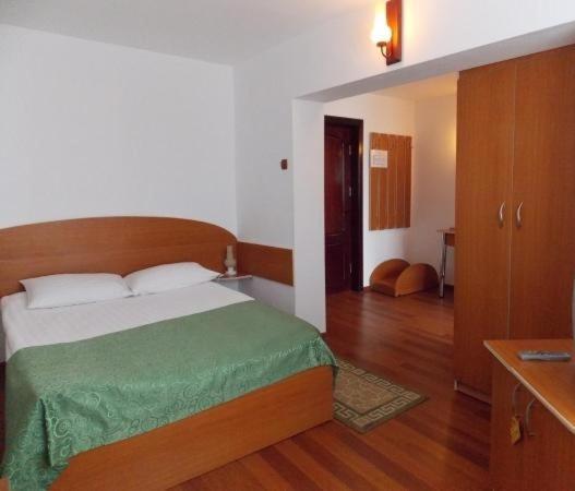 Hotel Amadeo Яссы Экстерьер фото